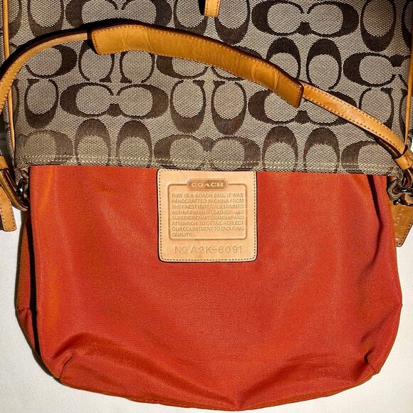 SOLD - Coach Vintage Hamptons Signature Clip Hobo Khaki Jacquard Leather 6091 - Picture 10 of 15